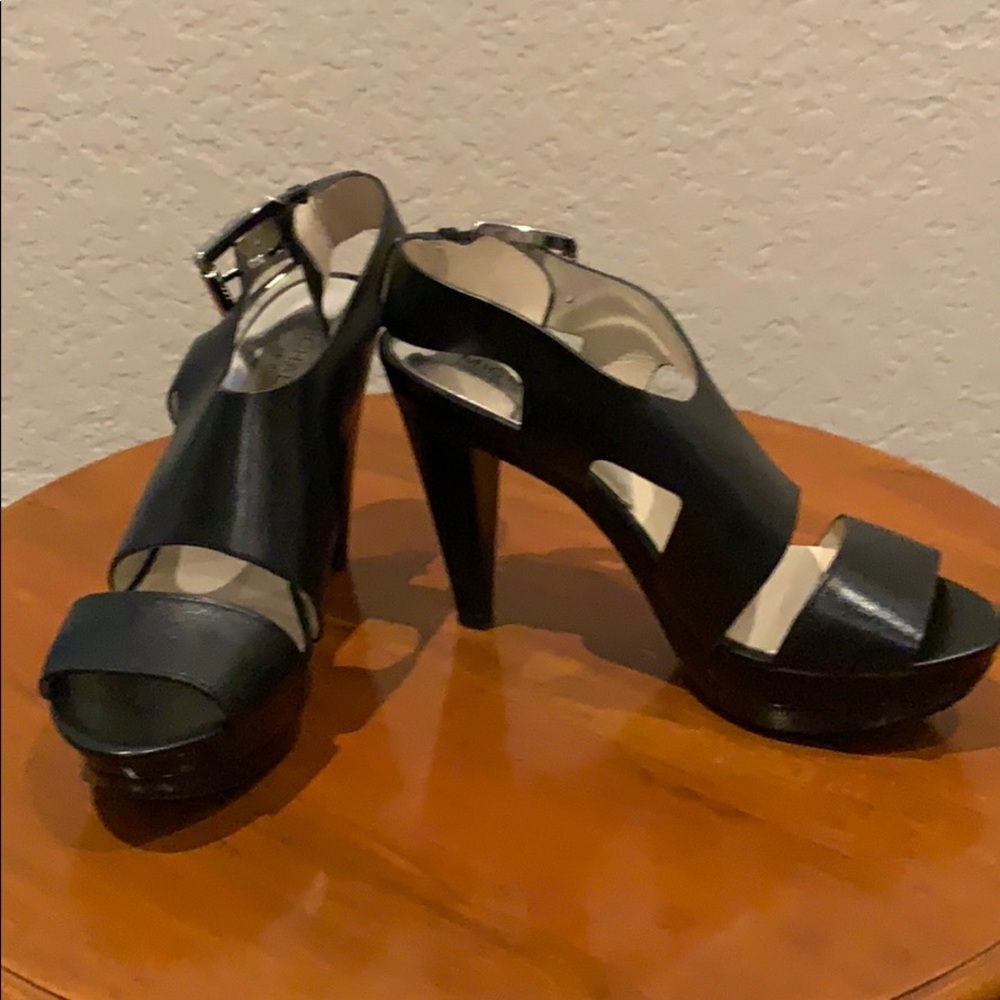Michael Kors Black Platform Heels Sz 8.5 EUC